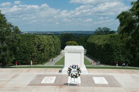 A wreath at the Tomb of the Unknowns